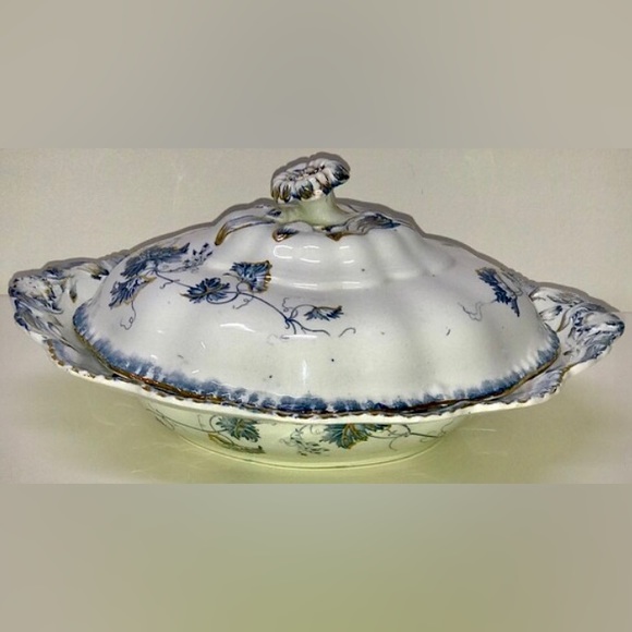 Vintage JOHN MADDOCK & SONS Virginia Slate Blue Gold Trim Covered Serving Bowl - Picture 5 of 11